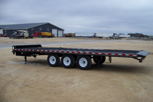 B-B Trailers | Flatbed Tilts | Model 20,000 lb. Flatbed Tilt for sale at Leonard Truck & Trailer, Inc., Ohio