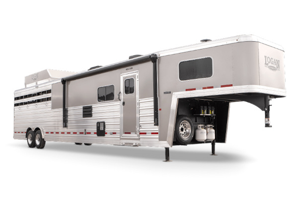 Logan Coach | Standard Living Quarter Packages | Model SELECT for sale at Leonard Truck & Trailer, Inc., Ohio